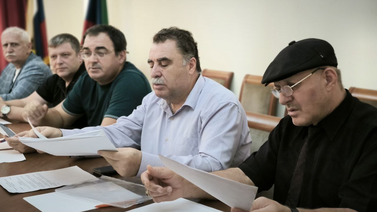 Диалог во имя комфорта жителей: Госжилинспекция РД и Общественный совет наметили пути дальнейшего сотрудничества